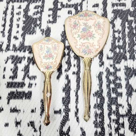 Bath & Body Retro Vanity Mirror And Hair Brush Set Pink And Blue